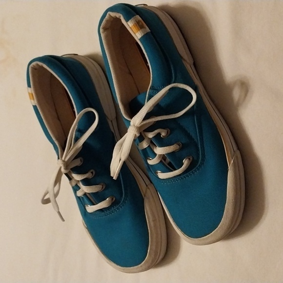 Kedsport Shoes - KEDSPORT lace up platform sneakers size 6